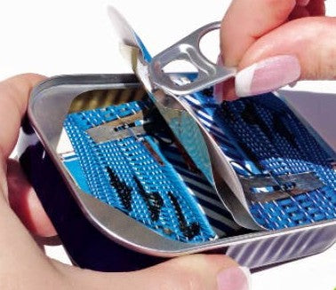 Kaart in blikje Inclusief kaartje en blikje Voeg nog extra's toe als geld of cadeaubon Wehebbenallesinhuis.nl