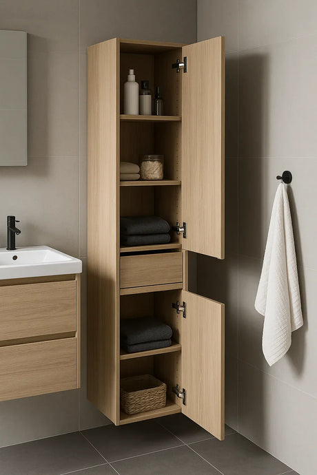 Een moderne badkamerkast in houtfineer met open deuren en gevulde legplanken