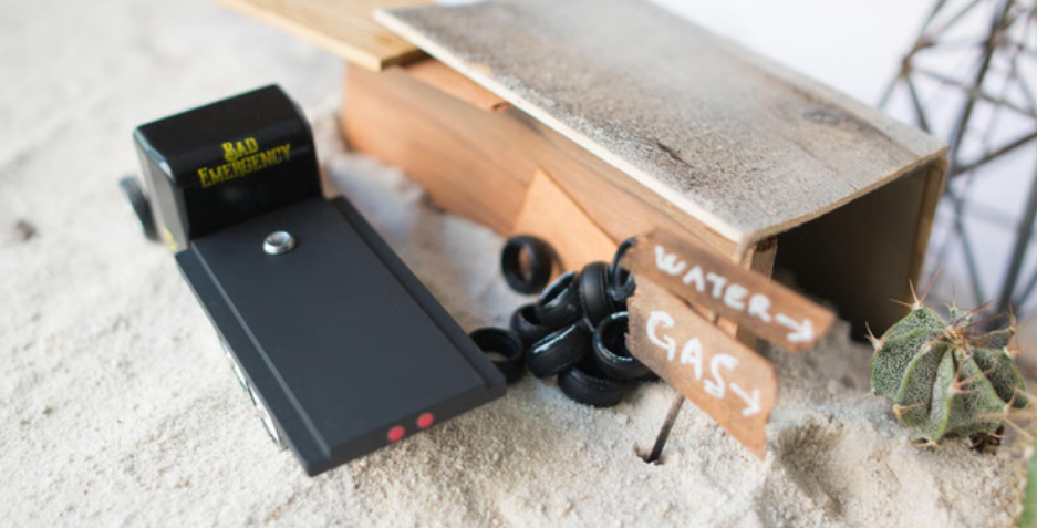 Candylab Bad Emergency outlaw Truck voor autovervoer Houtenauto Design Wehebbenallesinhuis.nl