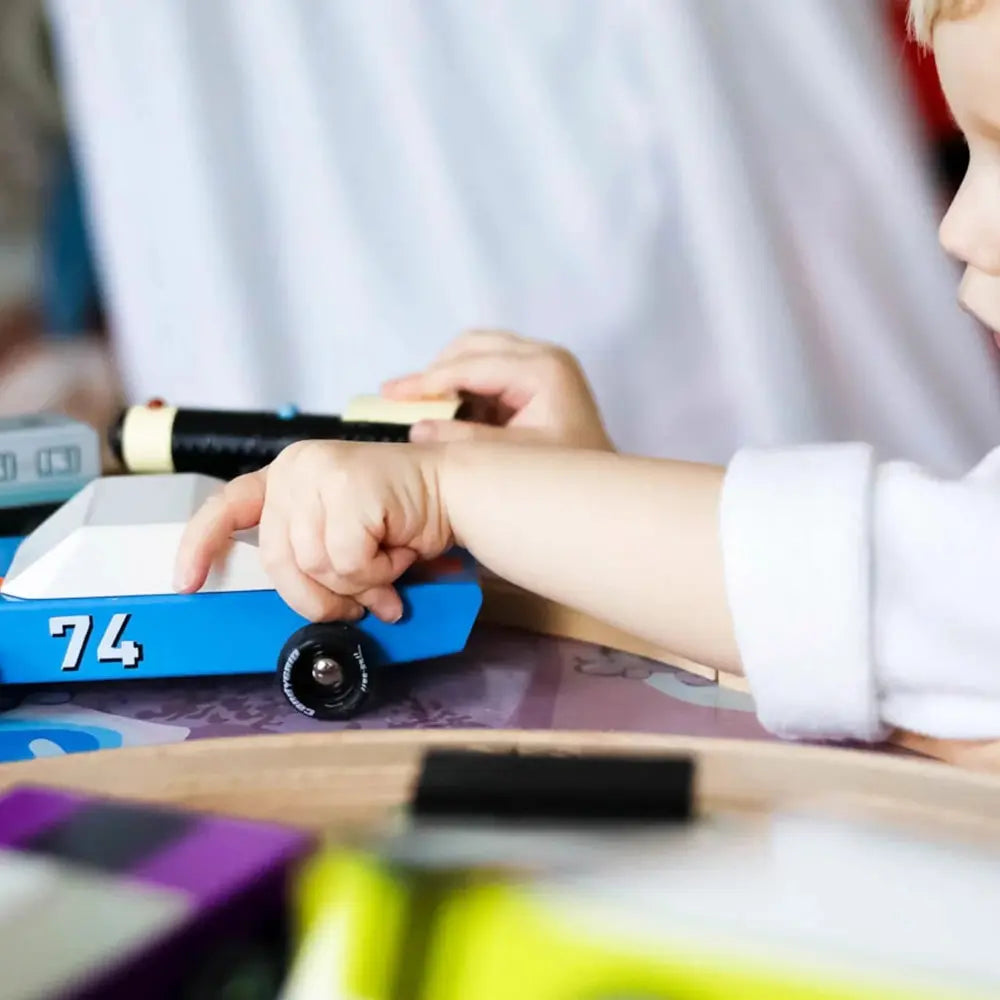 Candylab Blu74 Sportscar Houten auto Design uit USA Wehebbenallesinhuis.nl Race auto