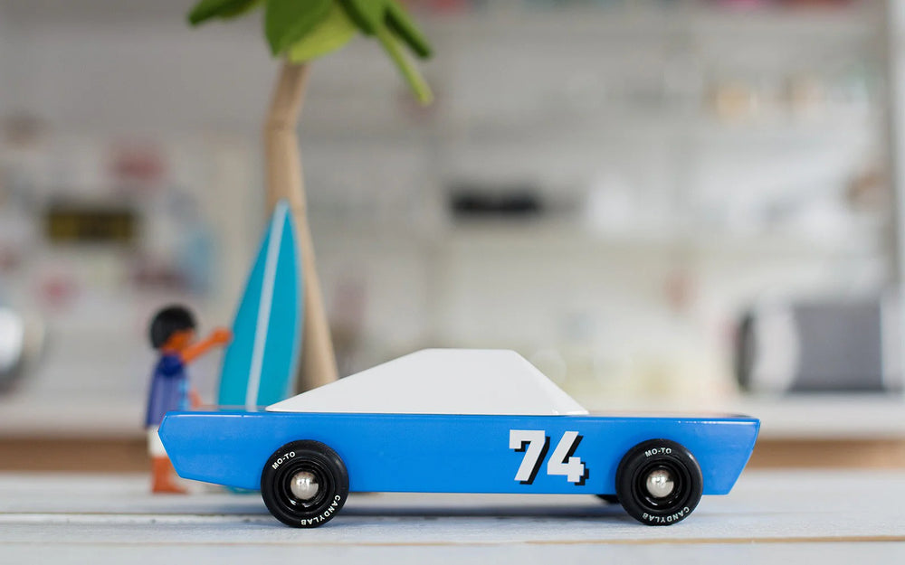 Candylab Blu74 Sportscar Houten auto Design uit USA Wehebbenallesinhuis.nl Race auto