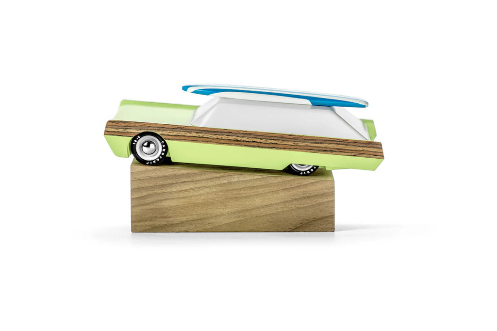 Candylab Surfin Griffin met Surfplank Houten auto Design Wehebbenallesinhuis.nl