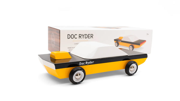 Doc Ryder Race Car Driver Candylab Amerikaans Design Speelgoed Prachtige Afwerking en van Massief Beukenhout bij Wehebbenallesinhuis.nl