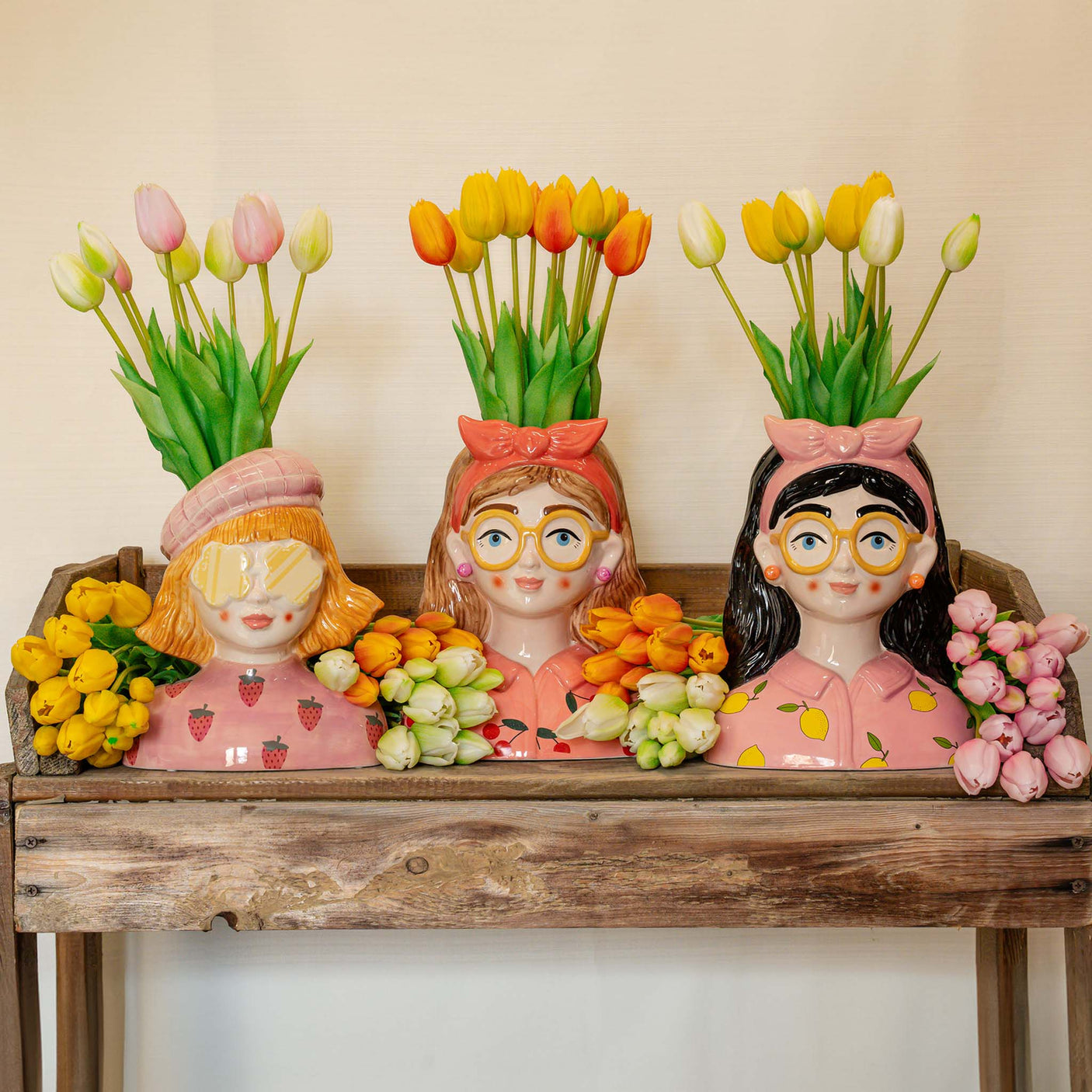 Vase Jessie Bow + 10X Real Touch Tulips Orange